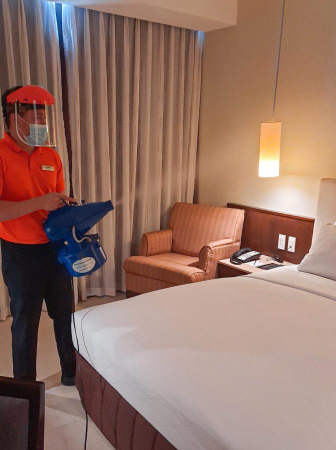 The B Hotel Alabang Muntinlupa City Екстер'єр фото