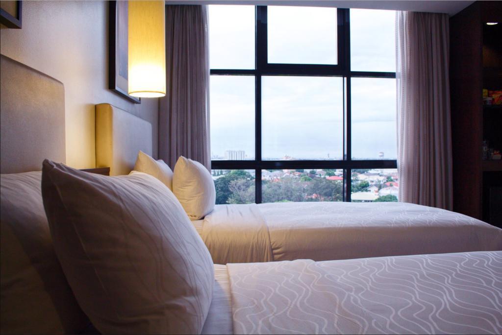 The B Hotel Alabang Muntinlupa City Екстер'єр фото