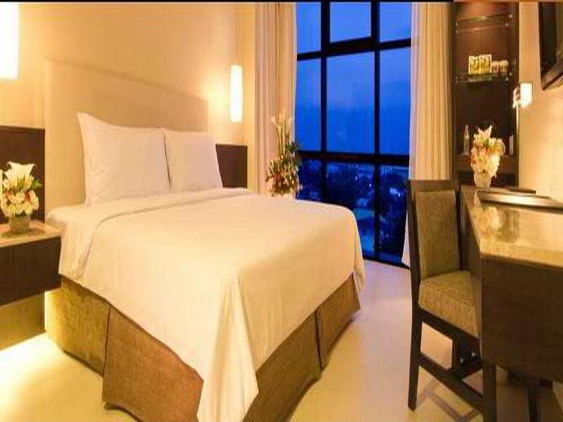 The B Hotel Alabang Muntinlupa City Екстер'єр фото