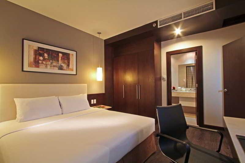 The B Hotel Alabang Muntinlupa City Екстер'єр фото