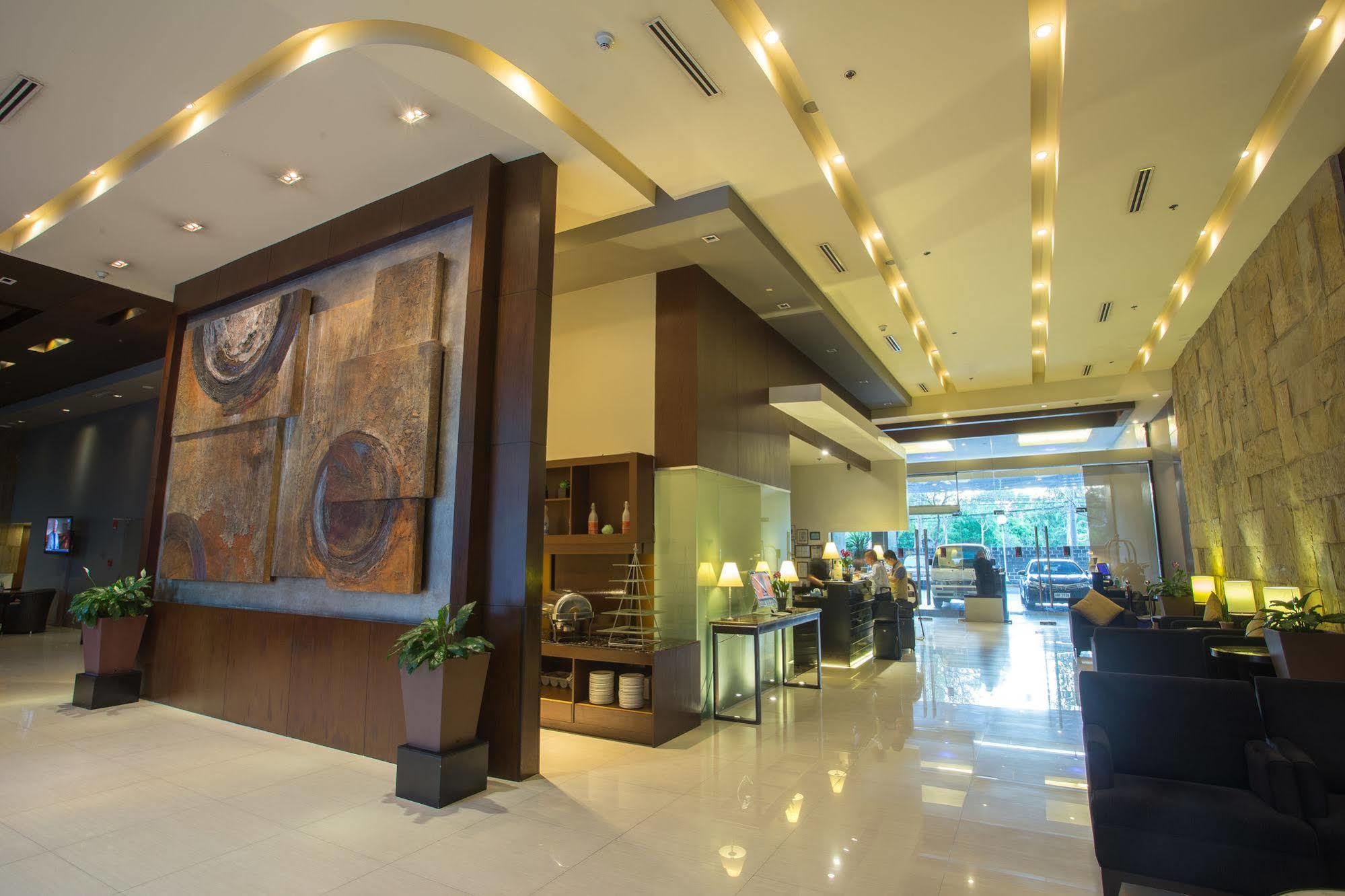The B Hotel Alabang Muntinlupa City Екстер'єр фото