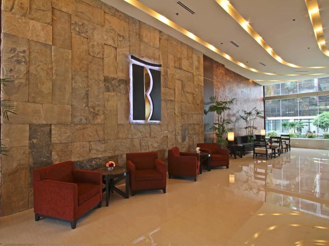 The B Hotel Alabang Muntinlupa City Екстер'єр фото
