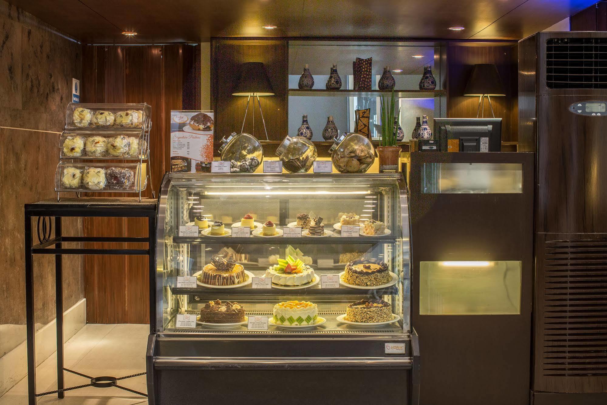 The B Hotel Alabang Muntinlupa City Екстер'єр фото