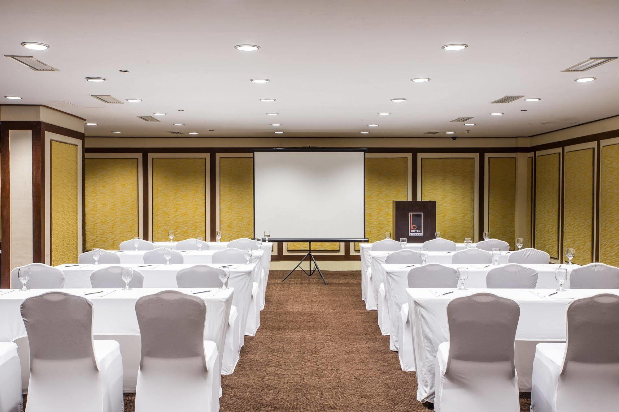 The B Hotel Alabang Muntinlupa City Екстер'єр фото