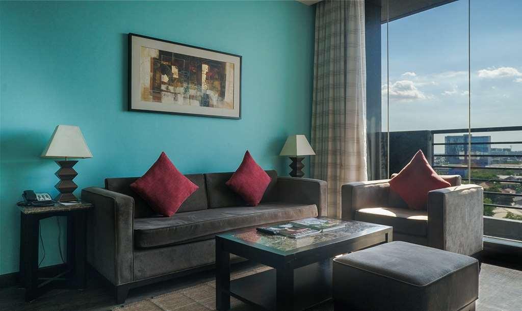 The B Hotel Alabang Muntinlupa City Номер фото